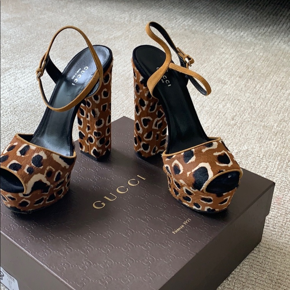 GUCCI SANDALS